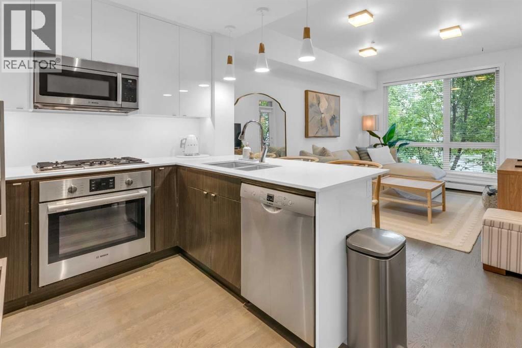 305 18 Avenue property photo
