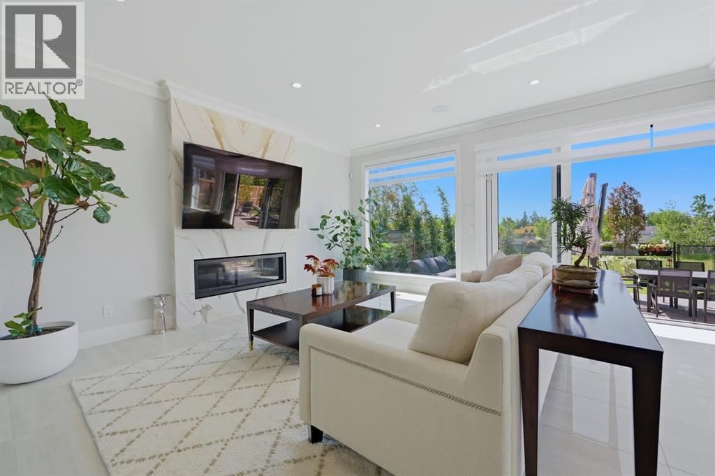 102 Malibou Road property photo