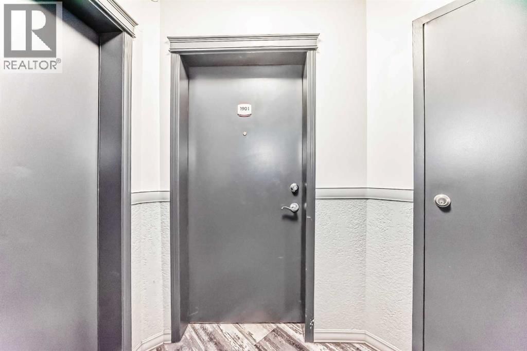 683 10 Street property photo