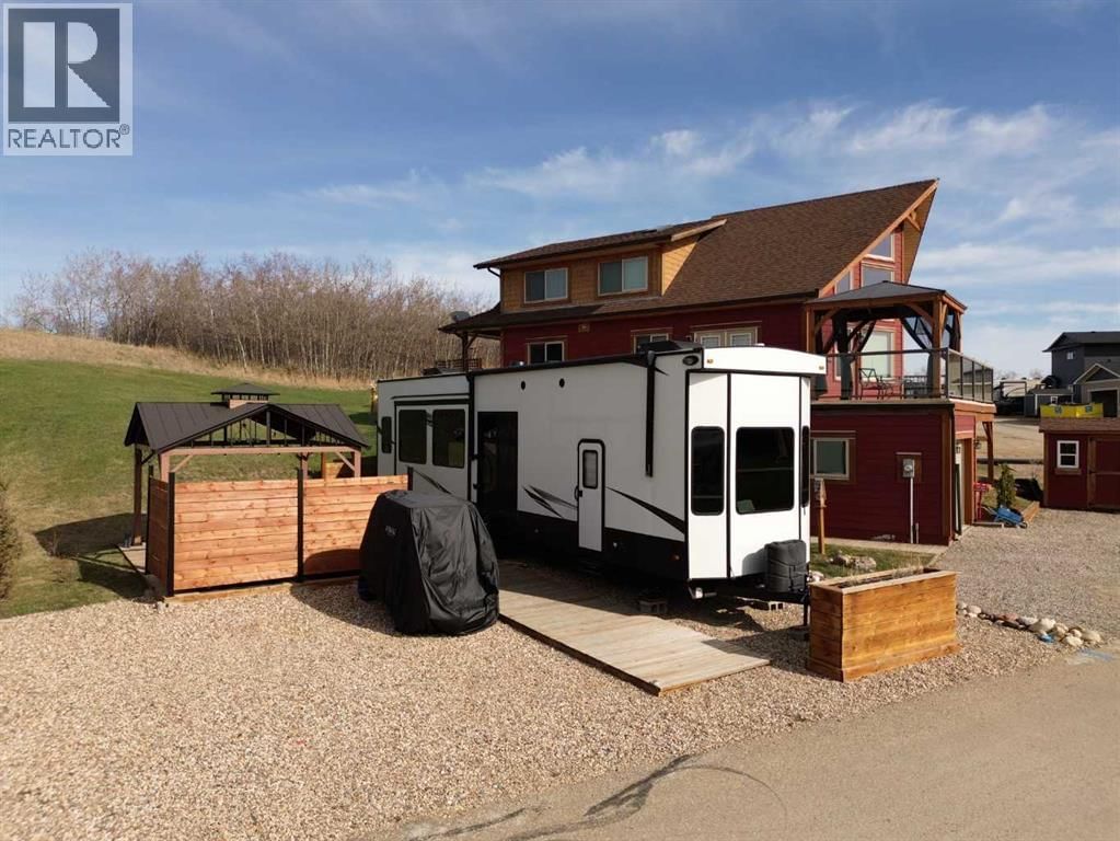 25054 South Pine Lake Road, Rural Red Deer County, Alberta T0M 1S0