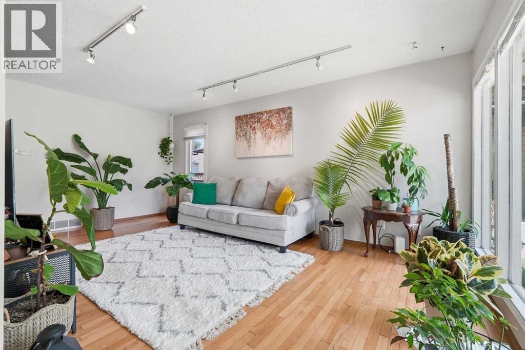 121 Sunbank Way property photo