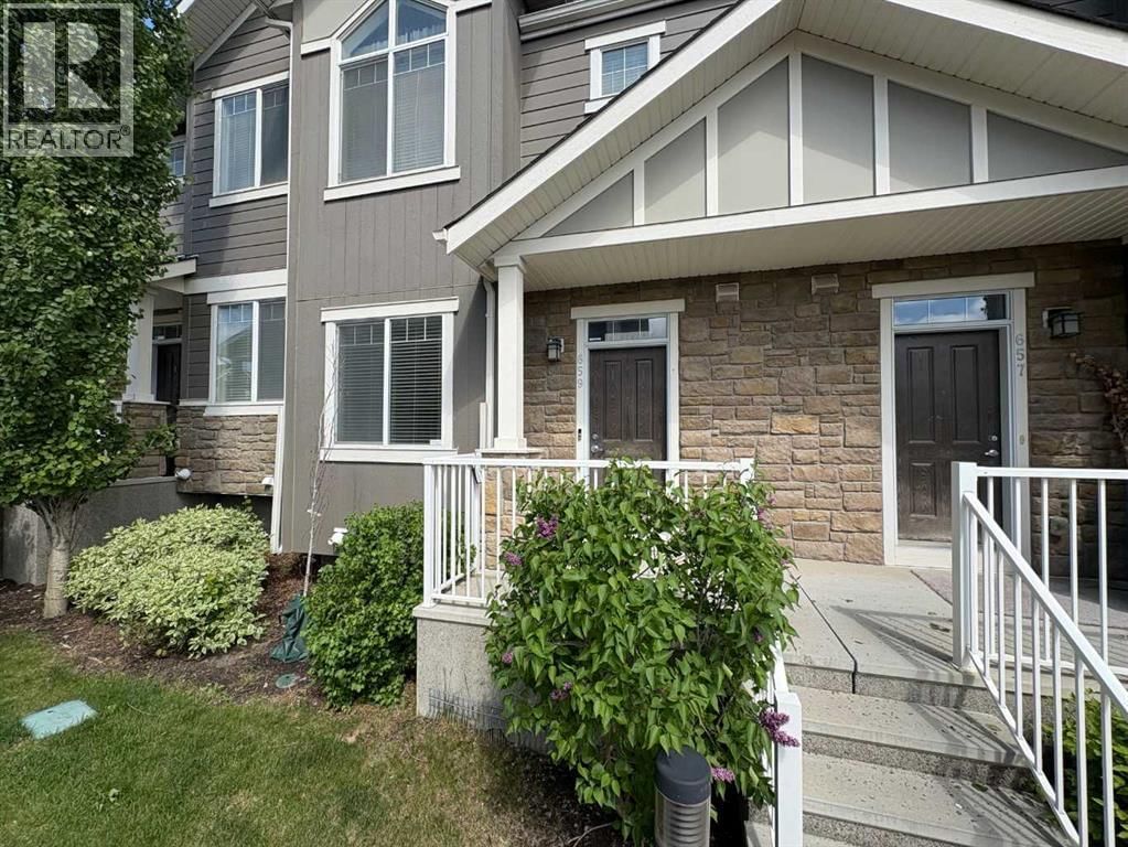 659 Evanston Manor property photo