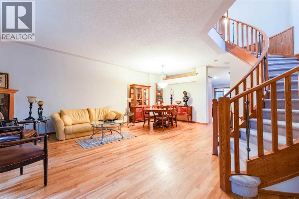 256 43 Avenue property photo