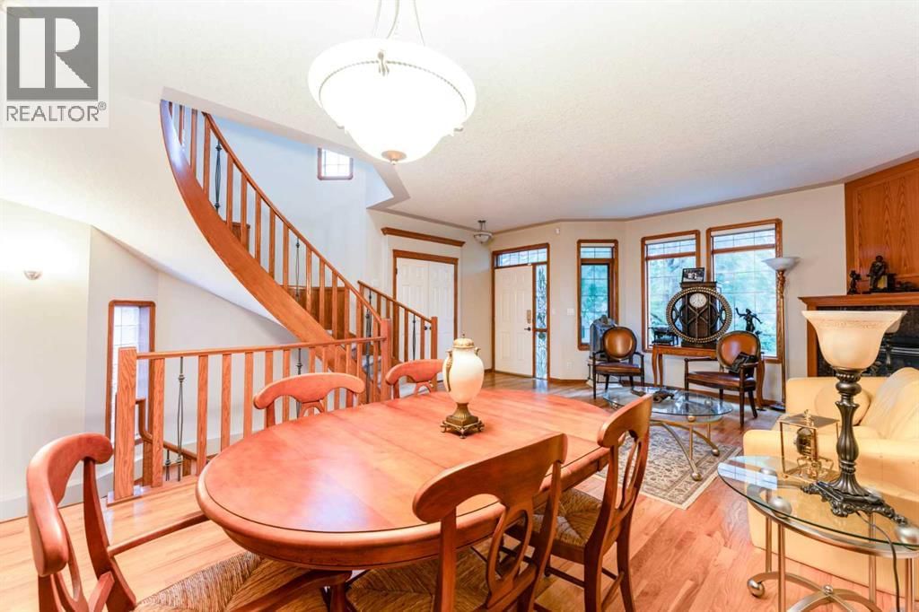 256 43 Avenue property photo