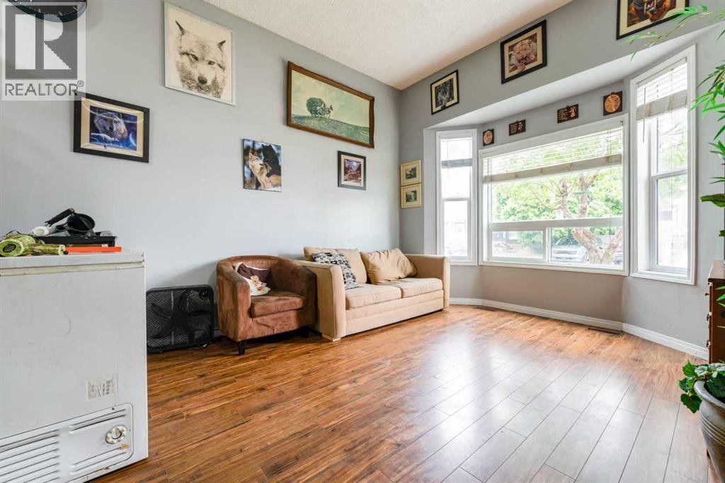 6087 Martingrove Road property photo