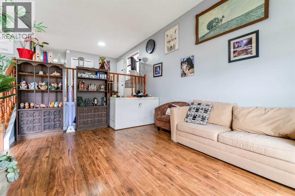 6087 Martingrove Road property photo
