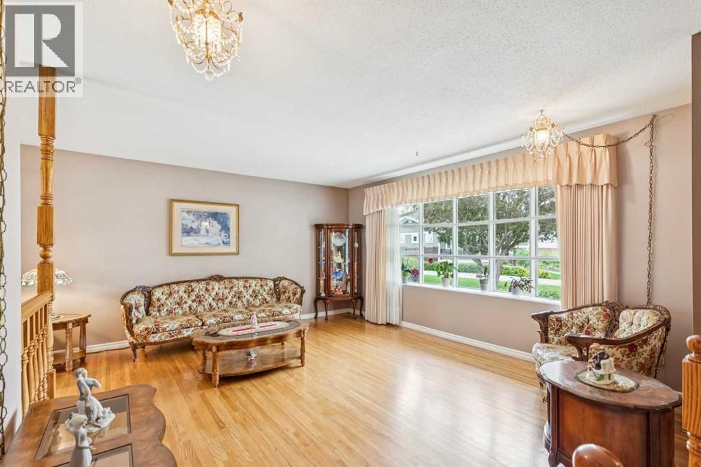 5036 Vallance Crescent property photo