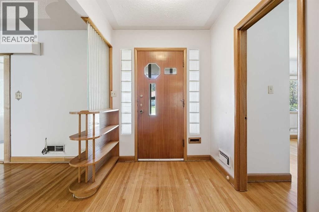 1738 Suffolk Street property photo