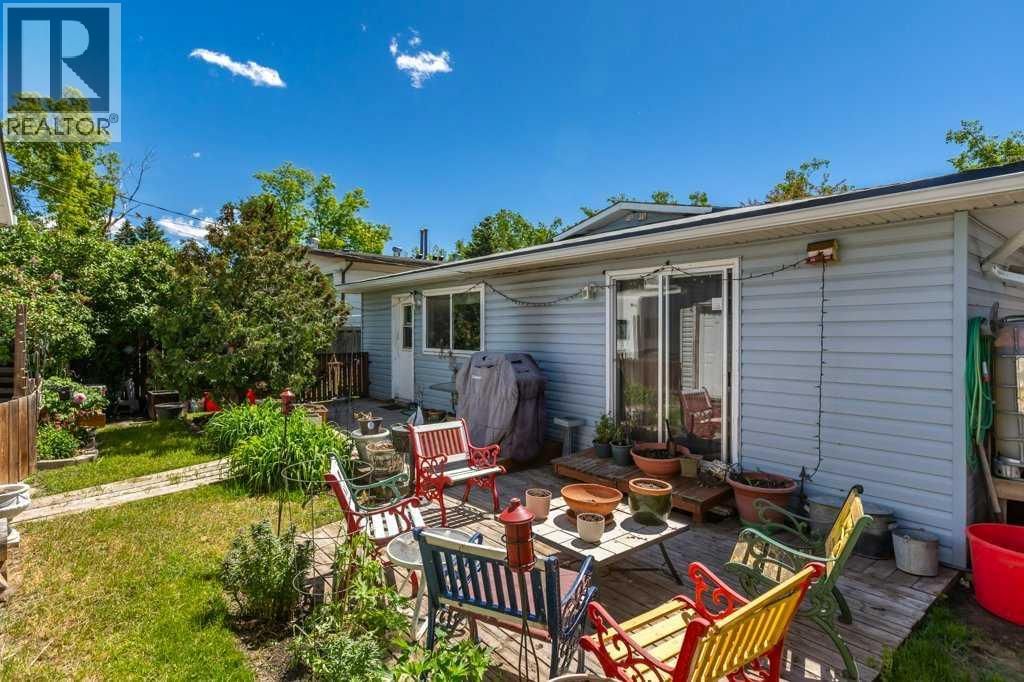 8812 46 Avenue property photo