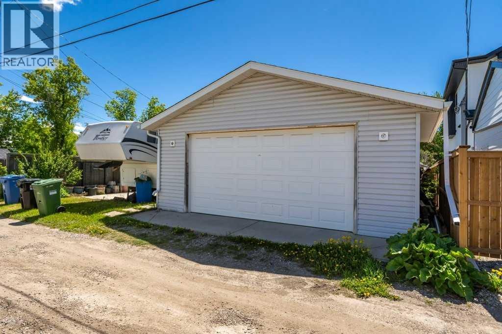 8812 46 Avenue property photo
