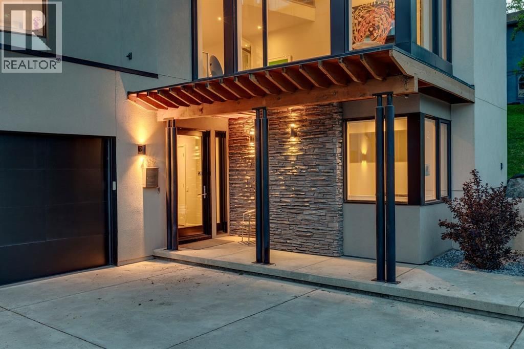 1119 15 Street property photo