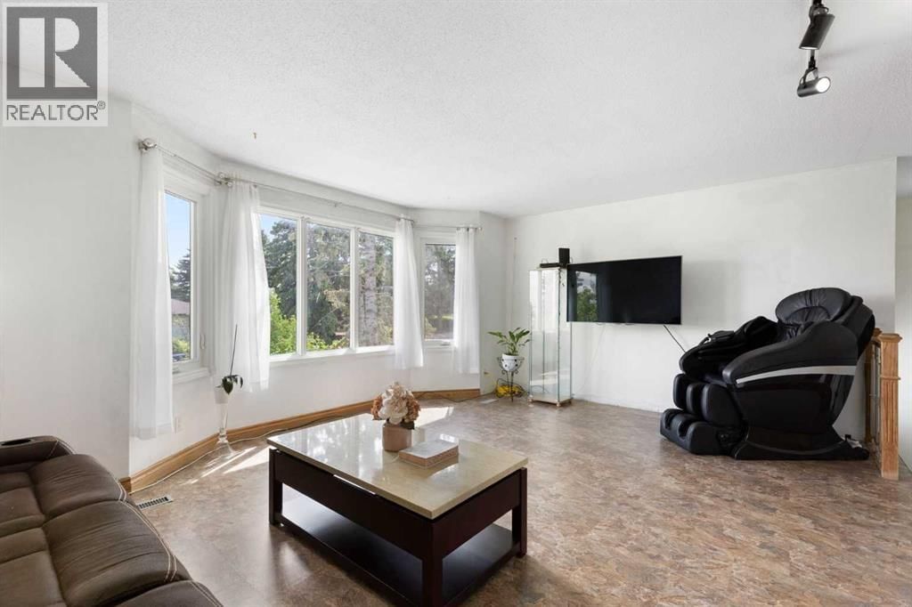 1016 Hunterdale Place