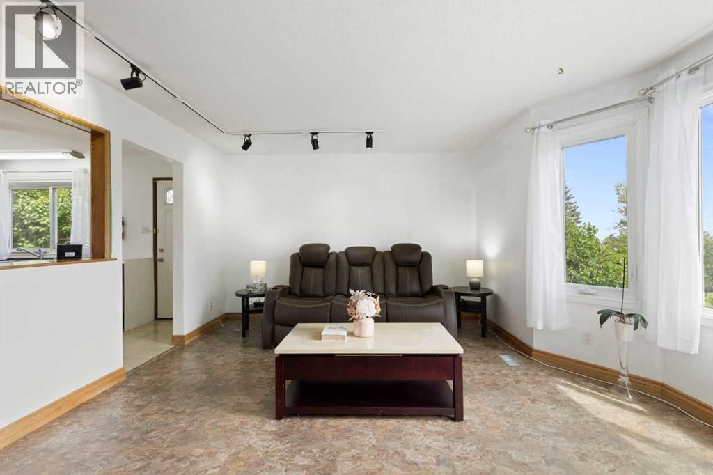 1016 Hunterdale Place property photo