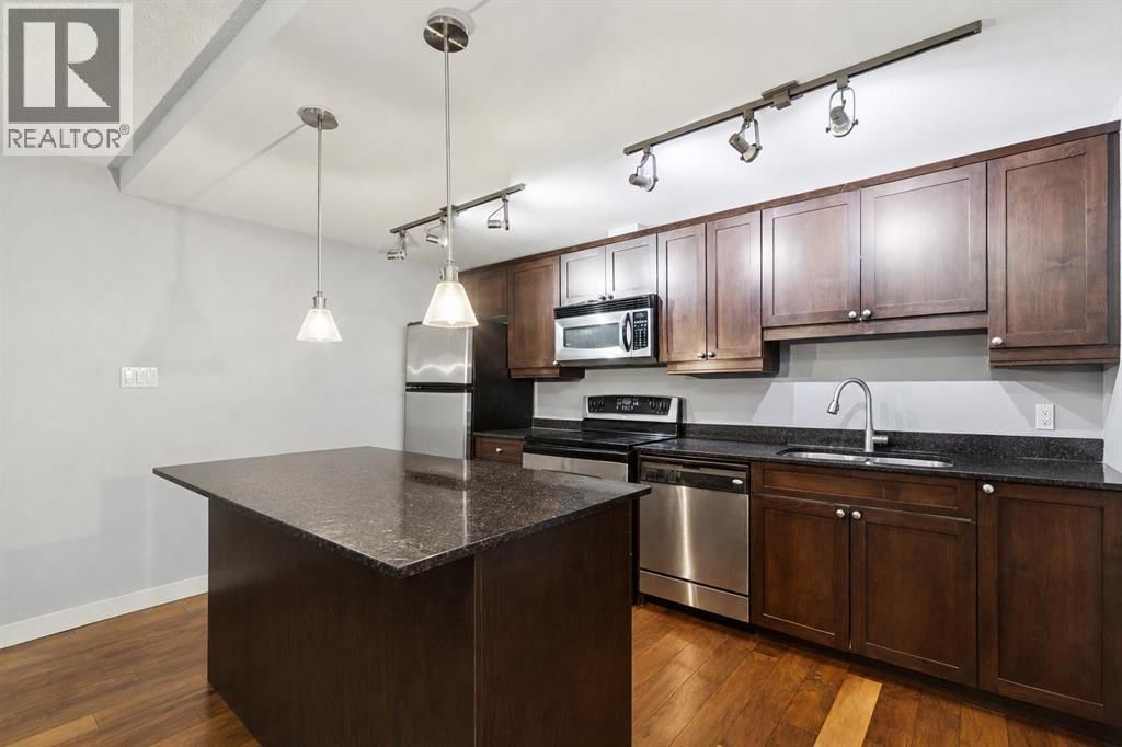 1025 14 Avenue property photo