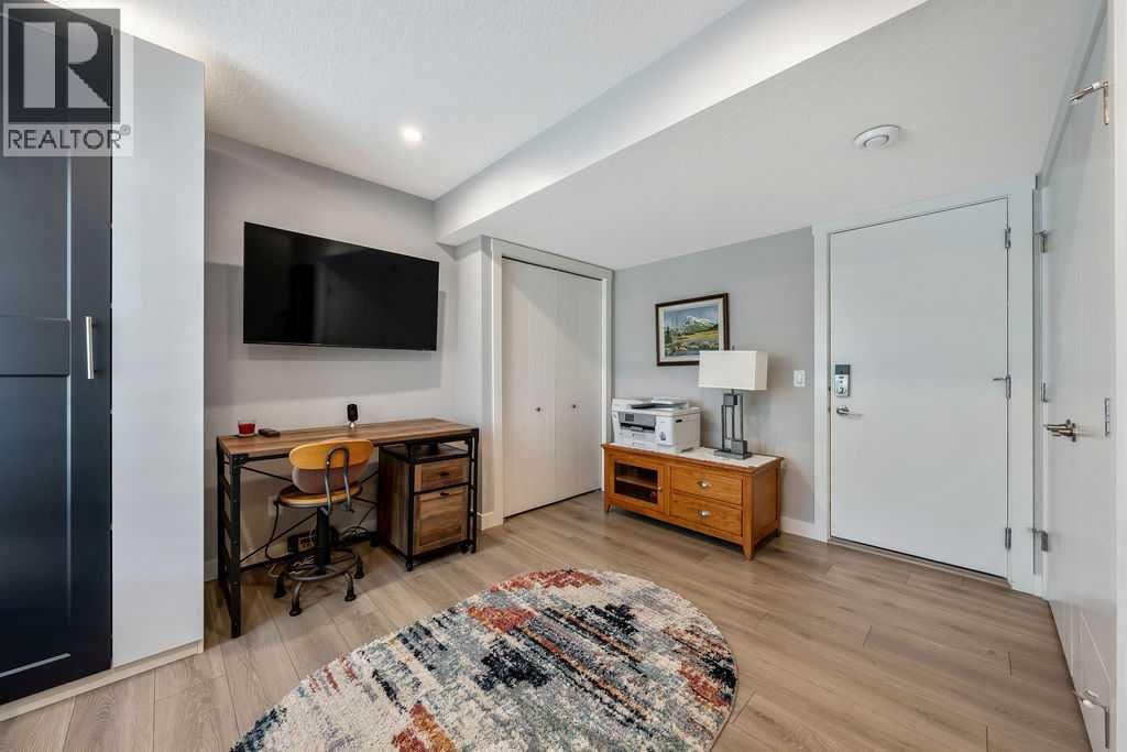 869 Cranston Avenue property photo