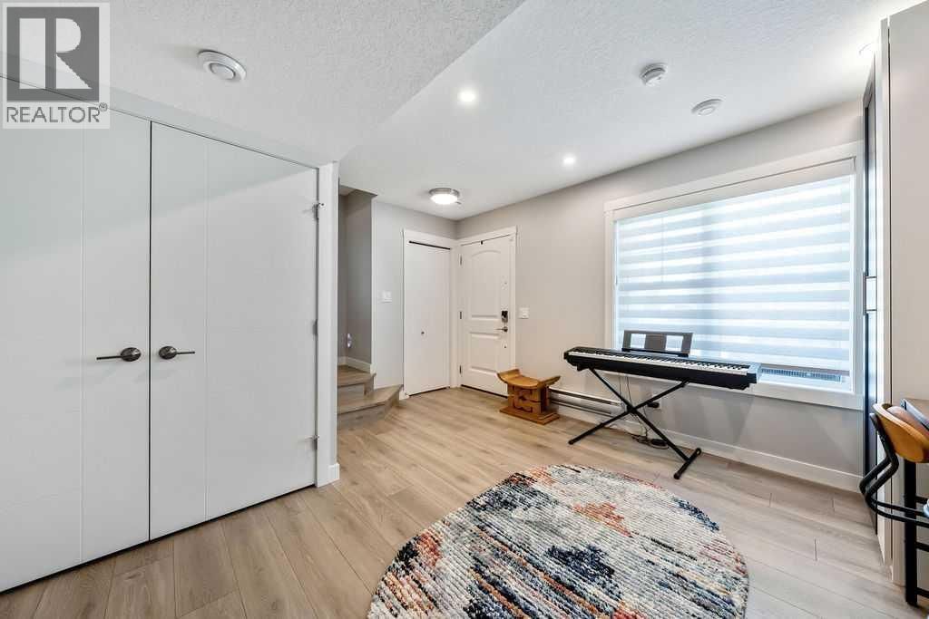 869 Cranston Avenue property photo