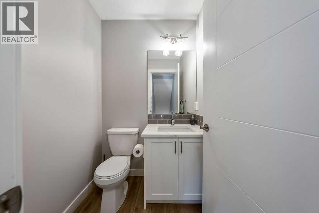 869 Cranston Avenue property photo