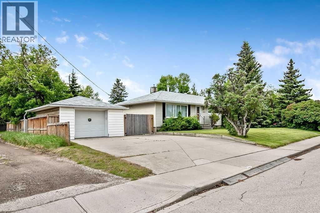3807 25 Avenue property photo