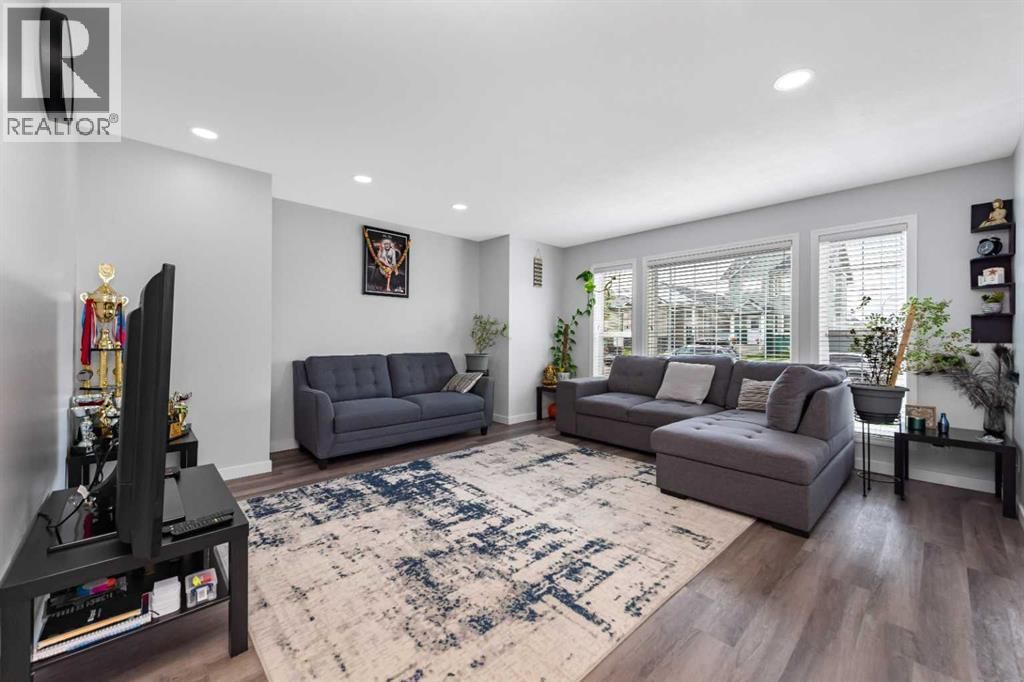 2 Saddlefield Crescent property photo