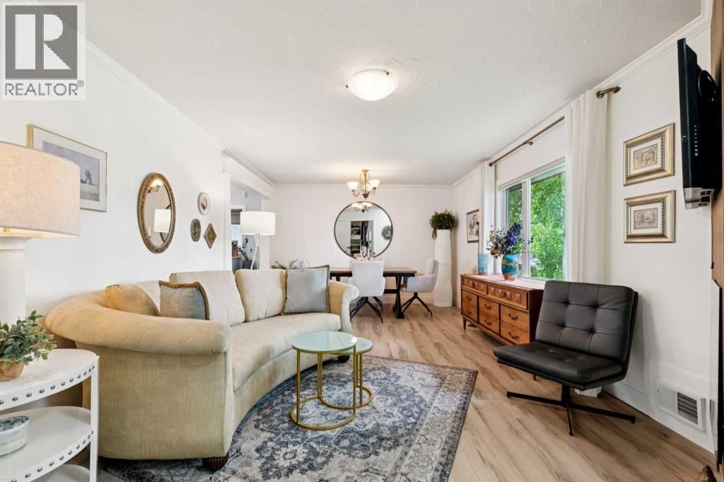 3016 29 Street property photo