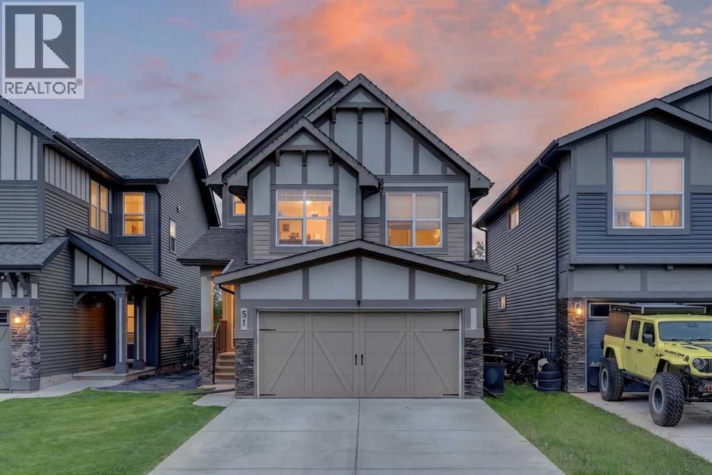 51 Buckskin Way, Cochrane, Alberta T4C 2P1