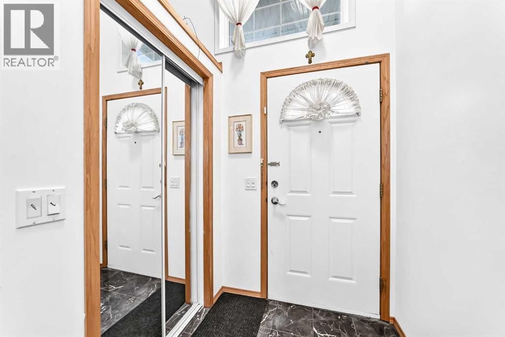 98 Country Hills Heights property photo