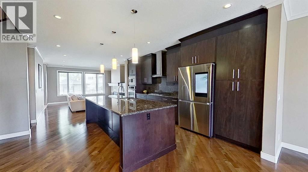 249 18 Avenue property photo