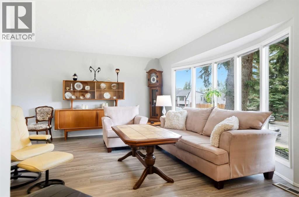 442 Queensland Place property photo