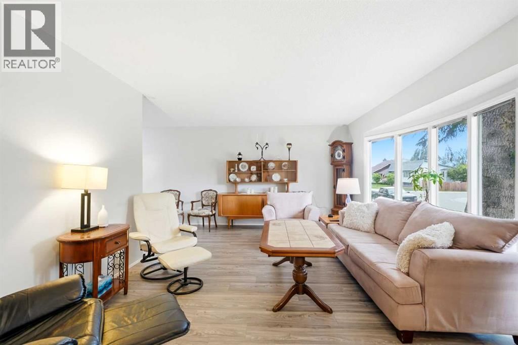 442 Queensland Place property photo