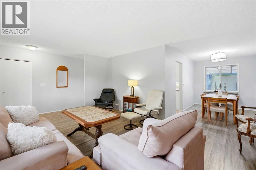 442 Queensland Place property photo