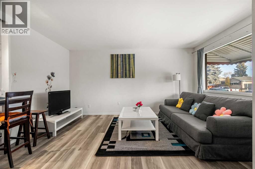 1527 46 Street property photo