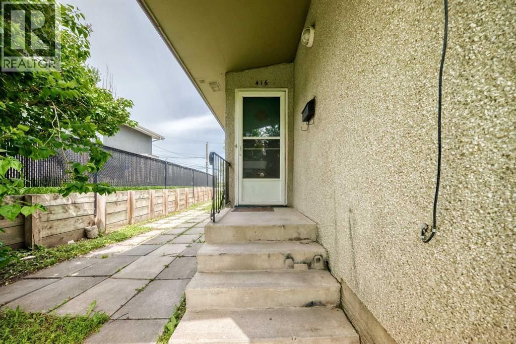 416418 33 Avenue property photo