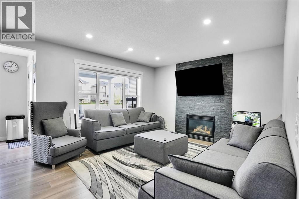 63 Saddlemont Crescent property photo