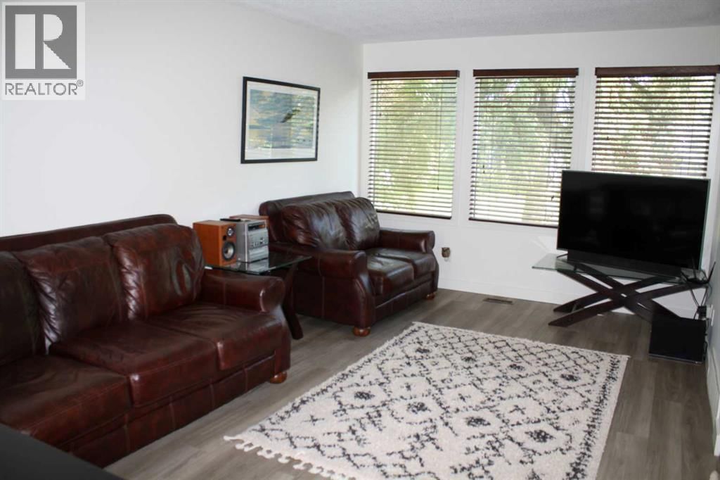 3052 32A Avenue property photo