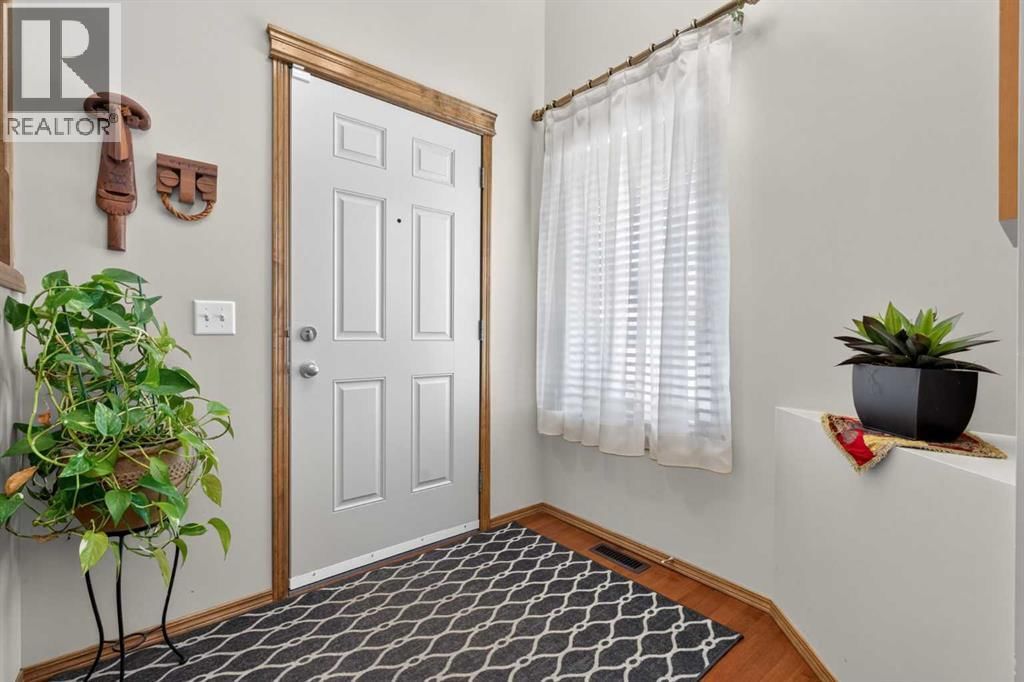 60 Tuscany Ridge Crescent property photo