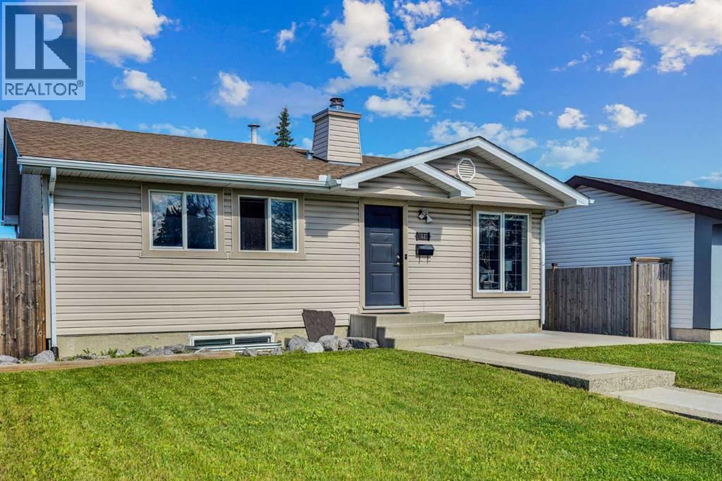 1527 Maitland Drive property photo
