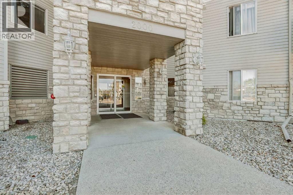 2600 66 Street property photo