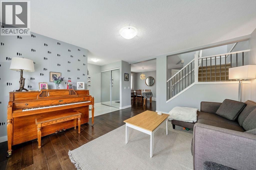 15 Woodmont Green property photo