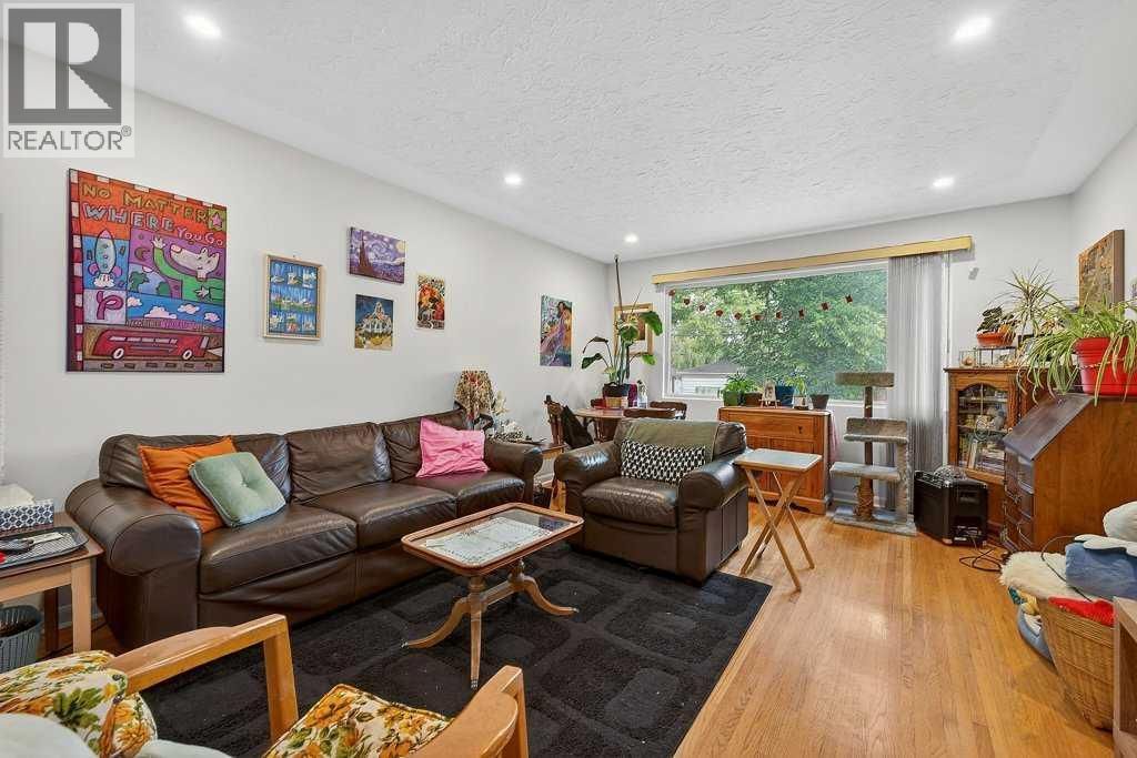 319 37 Street property photo