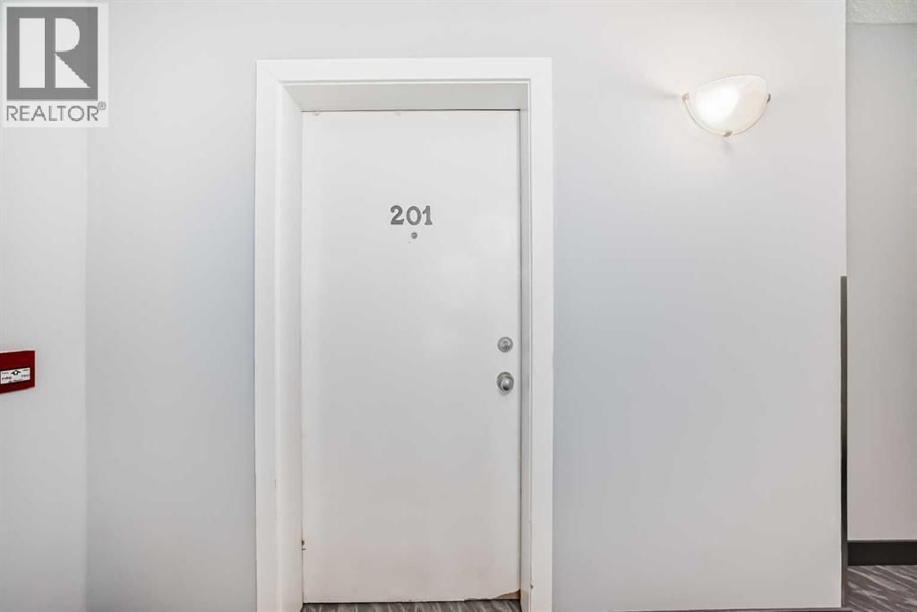 1000 15 Avenue property photo