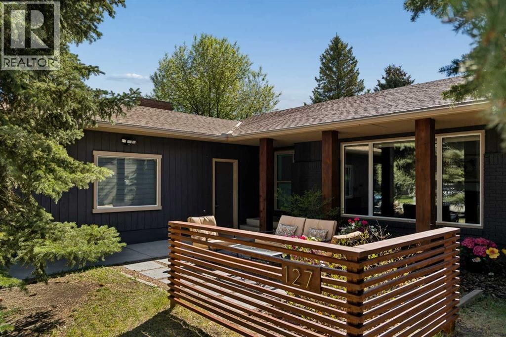 127 Parkglen Crescent property photo