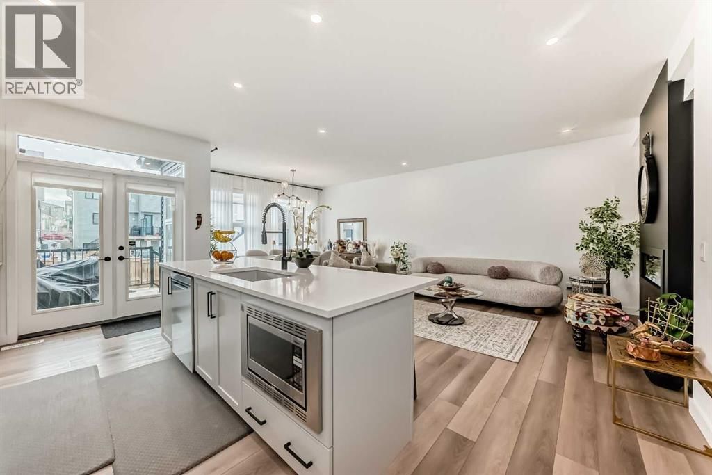 385 Edith Road property photo