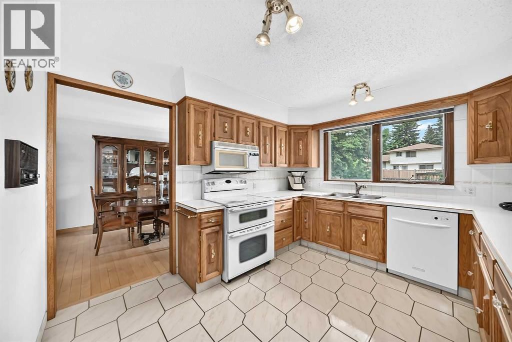 3407 50 Street property photo