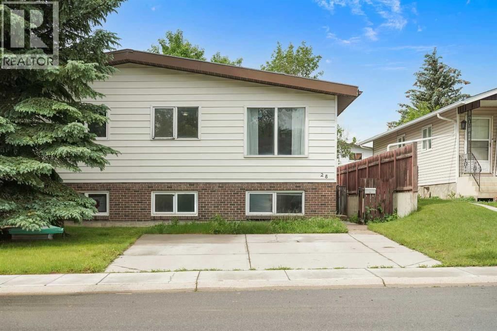 28 Cayuga Crescent West, Lethbridge, Alberta T1K 5H5