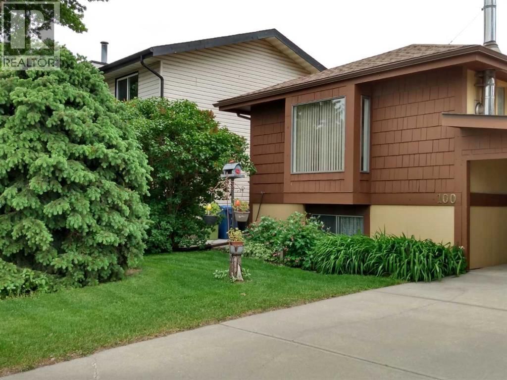100 Doverglen Crescent property photo