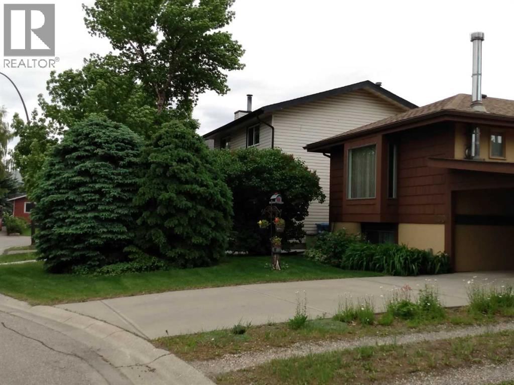 100 Doverglen Crescent property photo