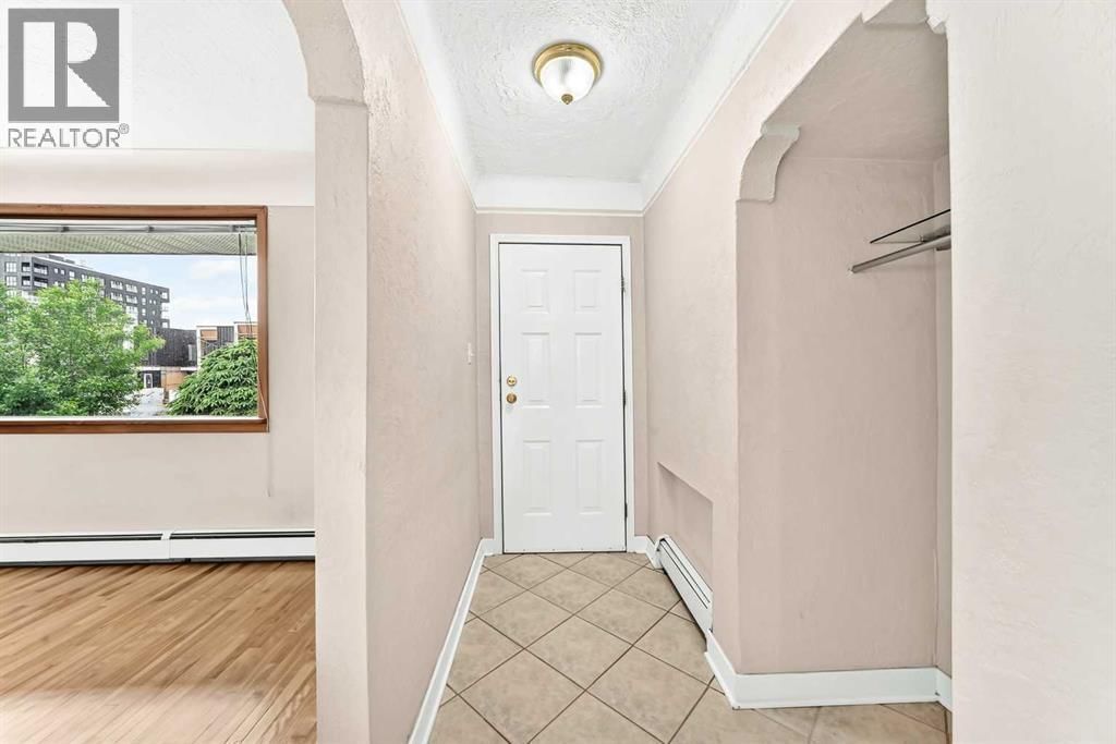 1712 28 Street property photo
