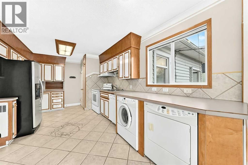 1712 28 Street property photo