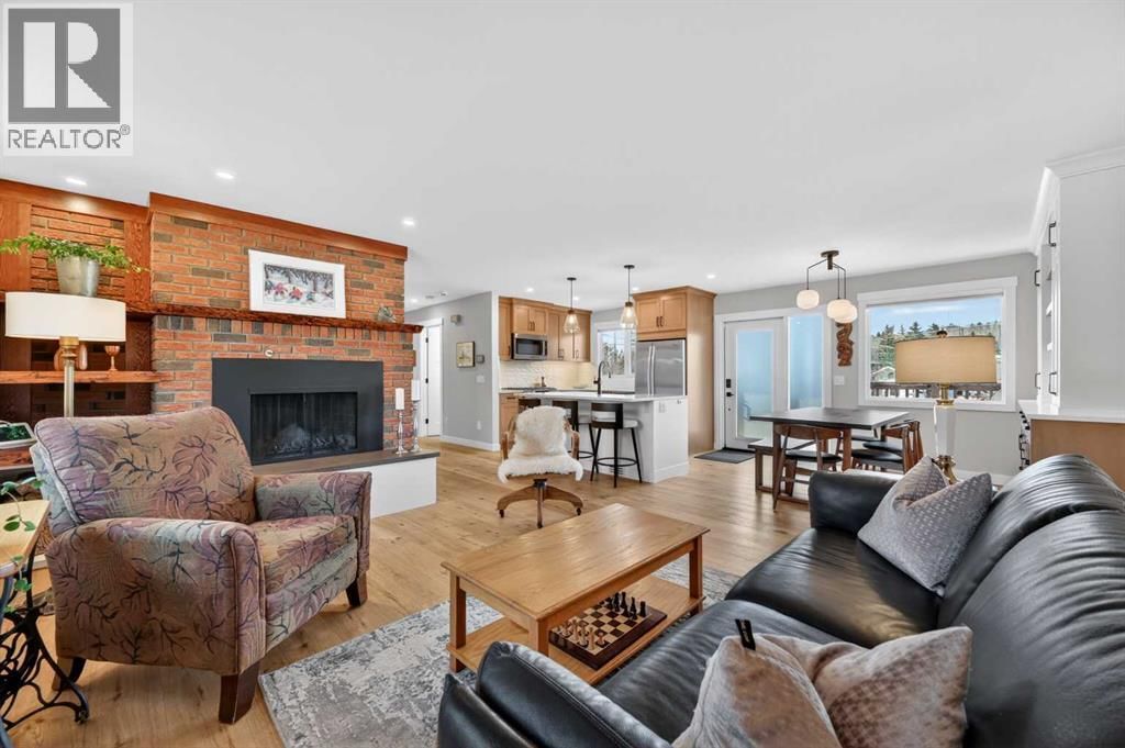 8927 48 Avenue property photo