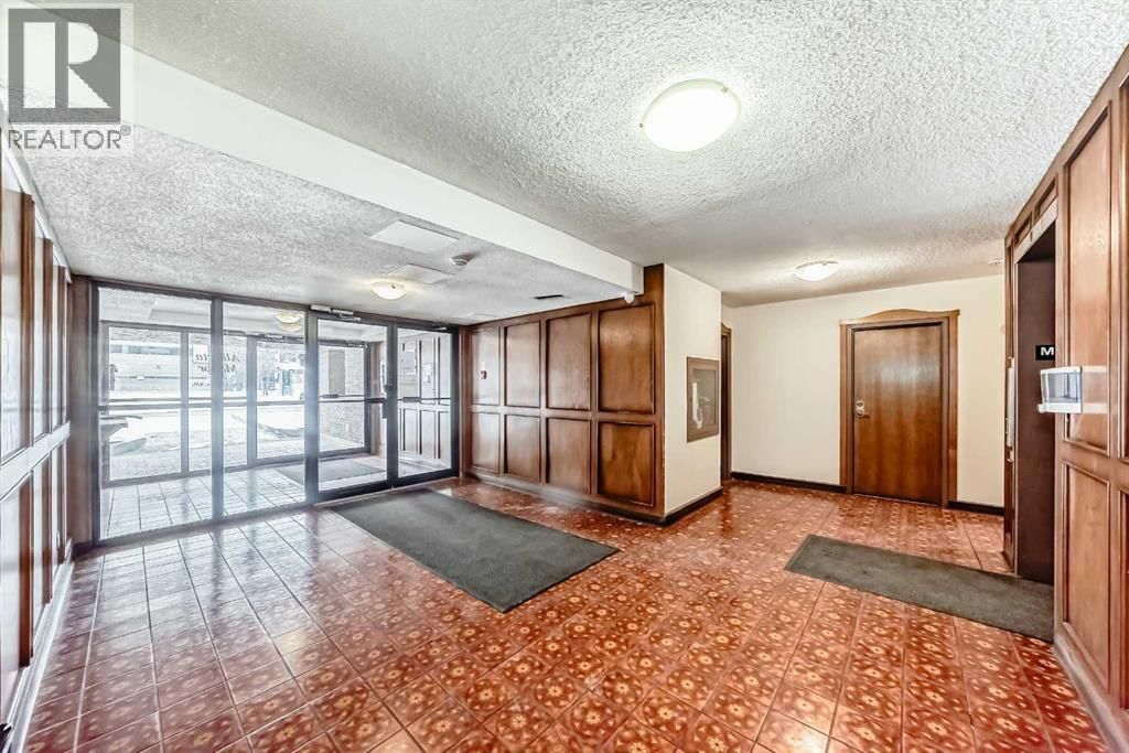 330 15 Avenue property photo